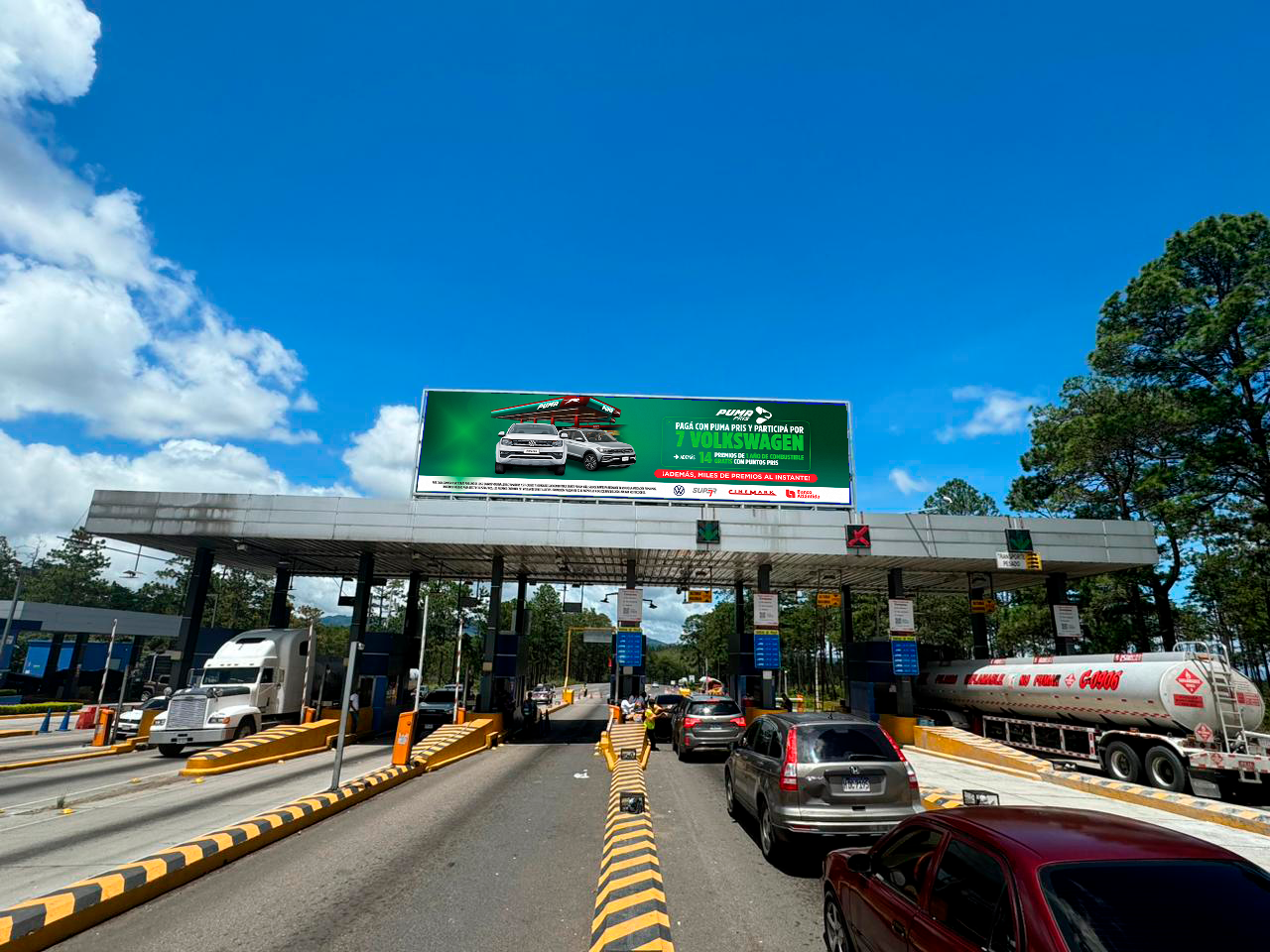 Ilustración de la pantalla digital montada en la parte superior del peaje en Zambrano